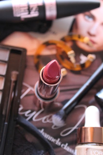 Nude By Nature Moisture Shine Lipstick