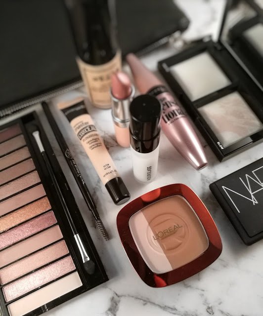 Capsule makeup